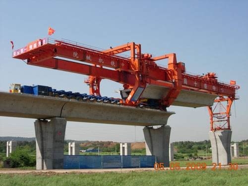 200 टन हाईवे ब्रिज इरेक्टिंग मशीन अनुकूलित 240 टन लॉन्चिंग गैन्ट्री क्रेन
