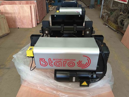 डबल स्पीड फंक्शन यूरोपीय मानक तार रस्सी इलेक्ट्रिक लिफ्ट 220v-690V 50/60hz निर्माण स्थलों के लिए